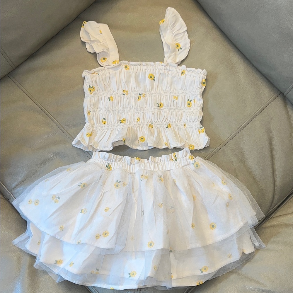 NWOT Old Navy White Floral Two-Piece Set 3T